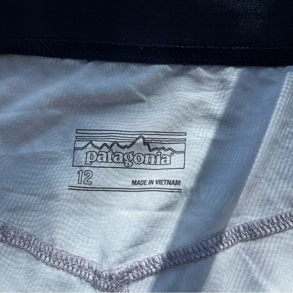 Patagonia Tyrolene Gray Pattern Bike Shorts Size 12